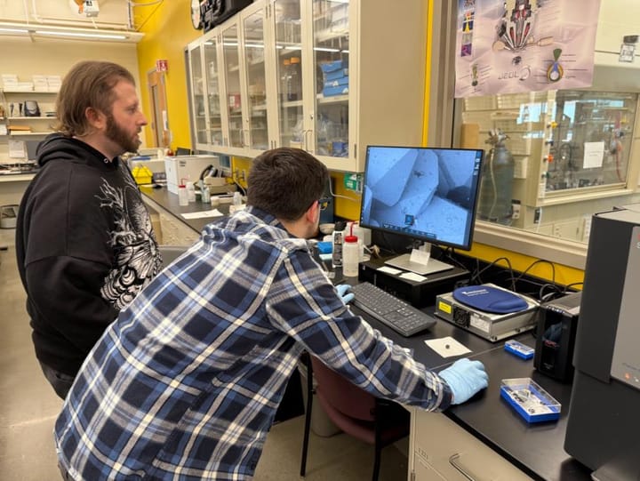 Natural sciences invests in $70,000 microscope